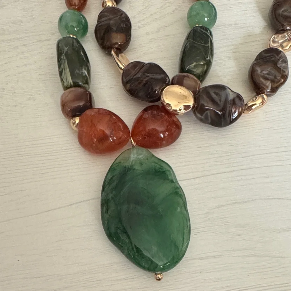 Chic Green and Brown Beaded Necklace - Picture 4 of 5